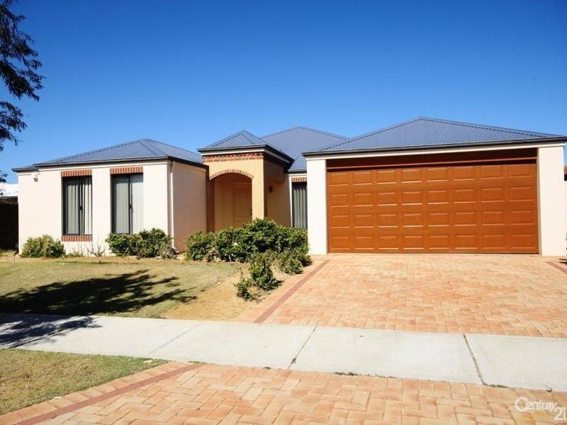 15 Avenue, Butler, WA 6036