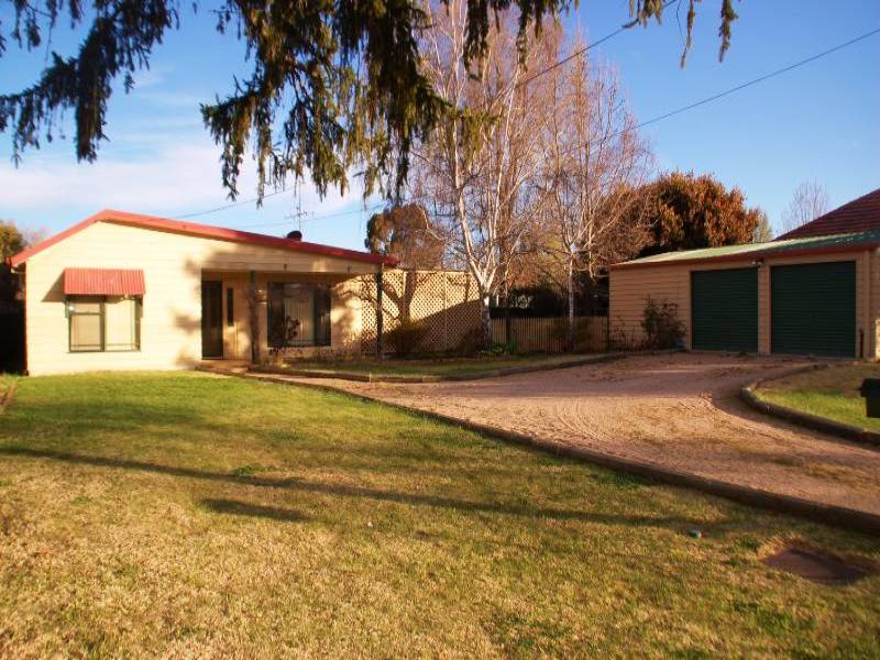 32 Stewart Street, Bathurst, NSW 2795 Property Details