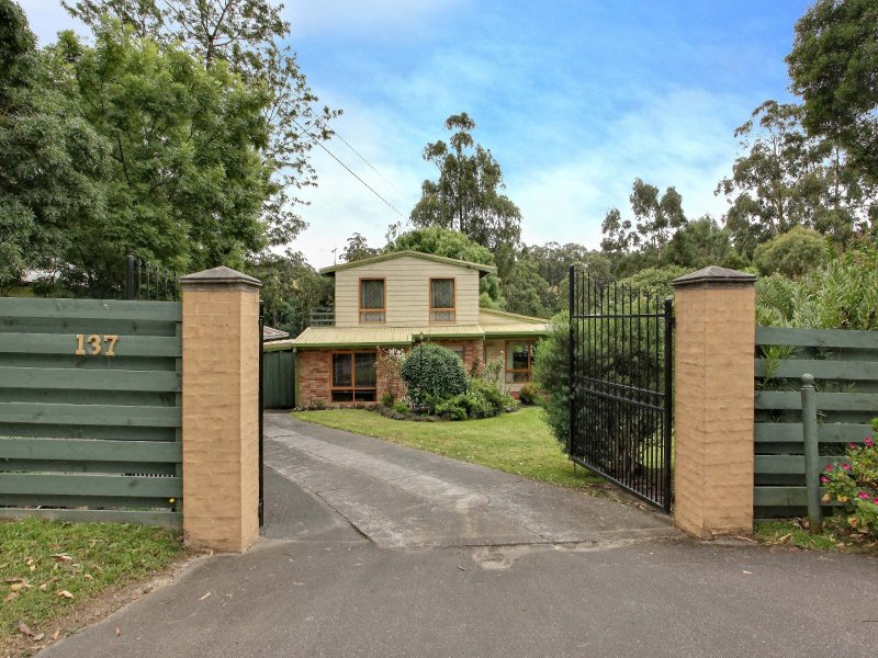 137 Woori Yallock Road, Cockatoo, VIC 3781