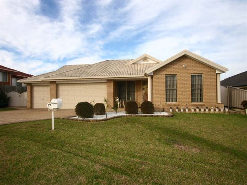 37 Lemonwood Circuit, Thornton, NSW 2322