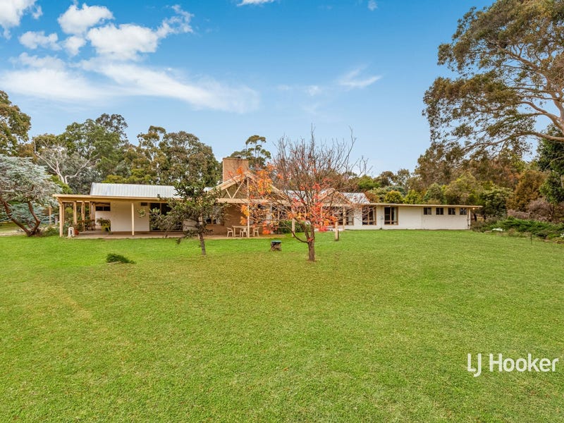 225 KilmoreLancefield Road, Kilmore, Vic 3764 House for Sale