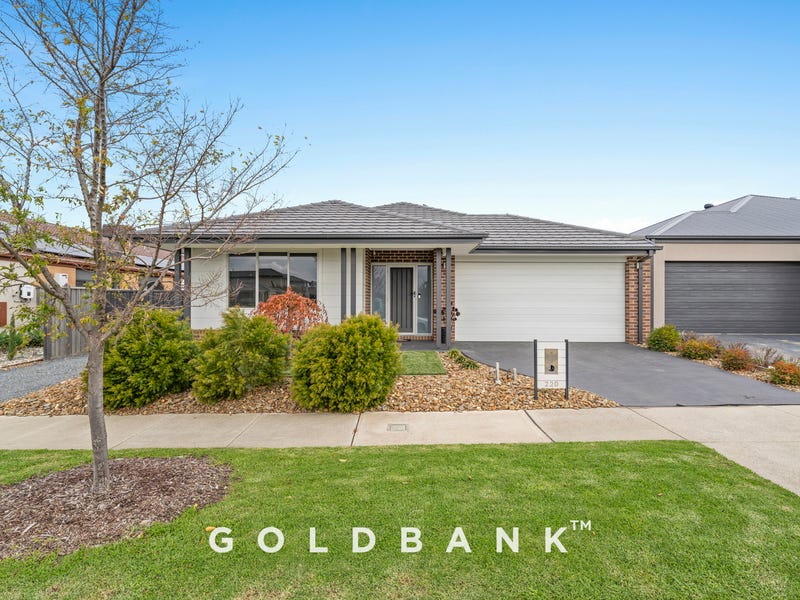 220 Heather Grove, Clyde North, VIC 3978