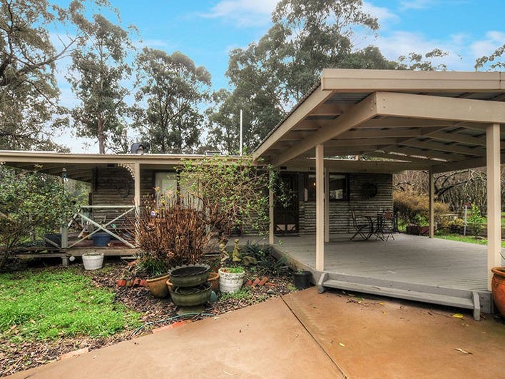 81 Farnham Road, Healesville, Vic 3777 Property Details