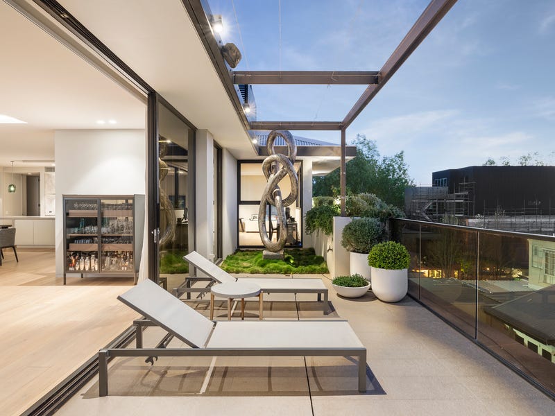 A closer look at Industrial Penthouse With Outdoor Space