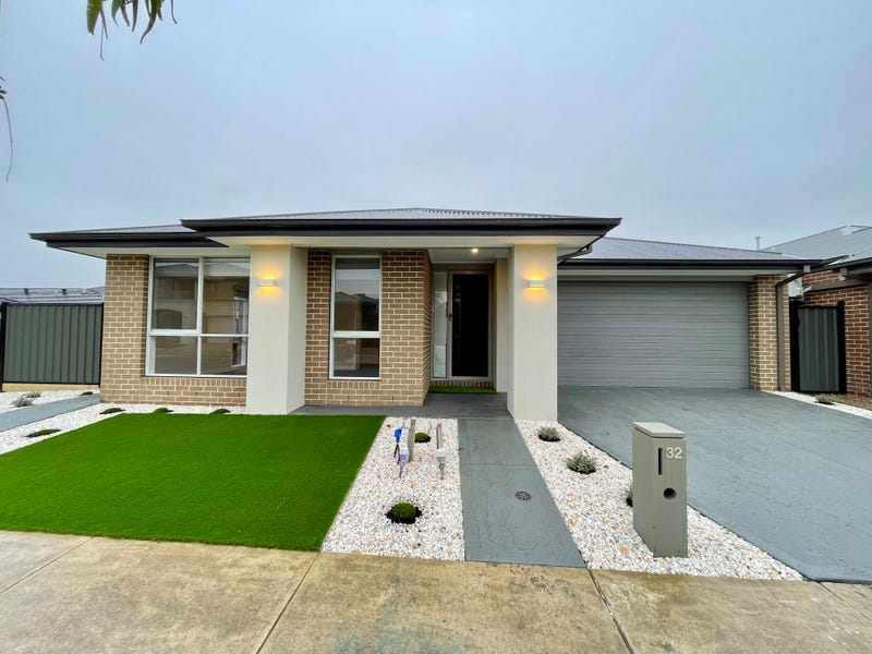 32 Whitfield Crescent, Craigieburn, Vic 3064 - House for Rent - realestate.com.au 32 Whitfield Crescent, Craigieburn, Vic 3064