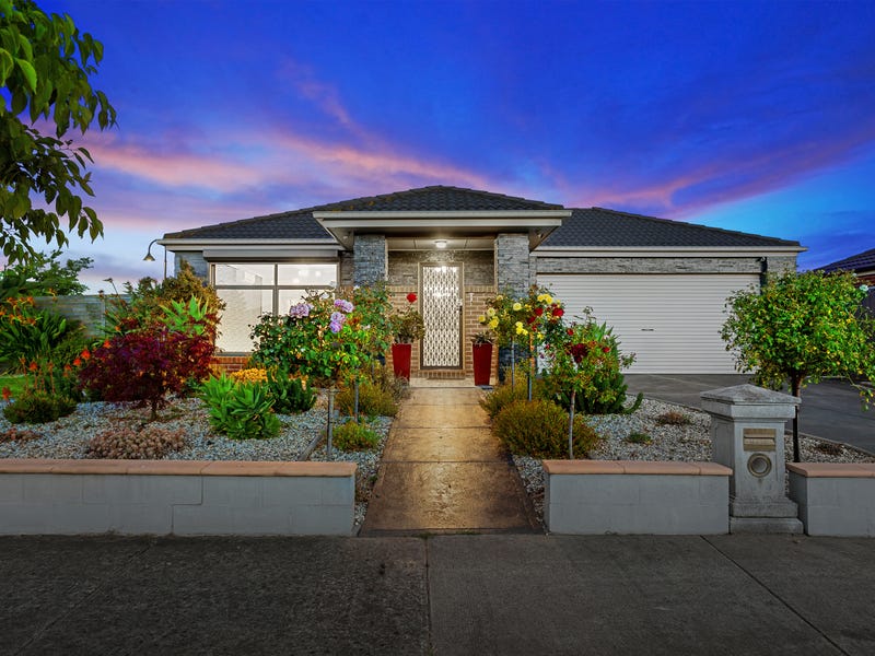 9 Amberley Drive, Pakenham, Vic 3810 Property Details