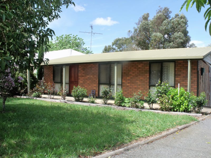 8 Riddoch Street, Penola, SA 5277