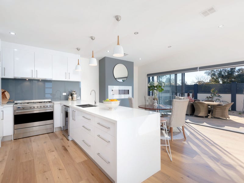 56 Eggleston Cres, Chifley, ACT 2606