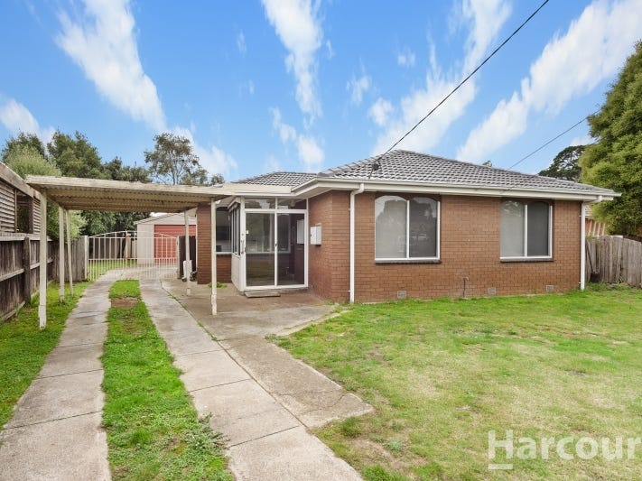 11 Mcnulty Drive, Wendouree, VIC 3355 - realestate.com.au