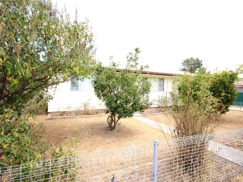 47 Clive Street, Tenterfield, NSW 2372