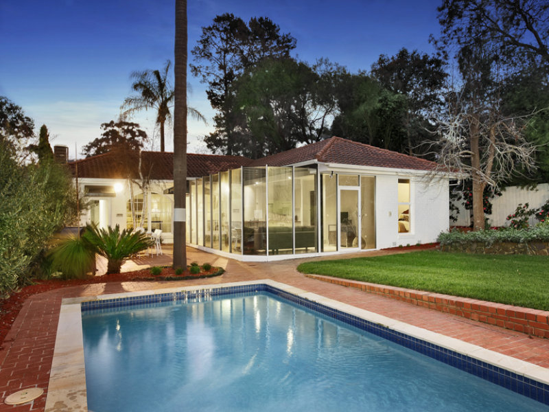 222 Mountain View Road, Briar Hill, VIC 3088