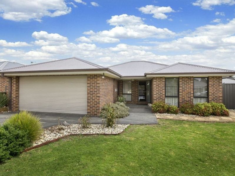 13 Grange Drive, Broadford, Vic 3658 Property Details
