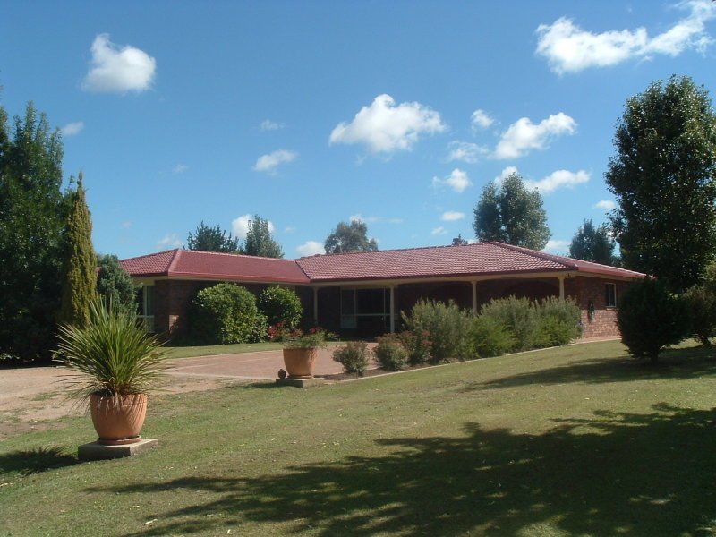 19 East Pandora Road, Stonehenge, NSW 2370