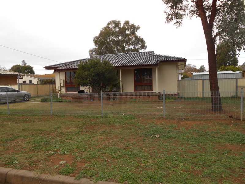 17 Sue Cres, West Tamworth, NSW 2340