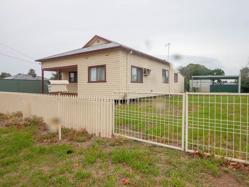 70 Pell Street, Howlong, NSW 2643