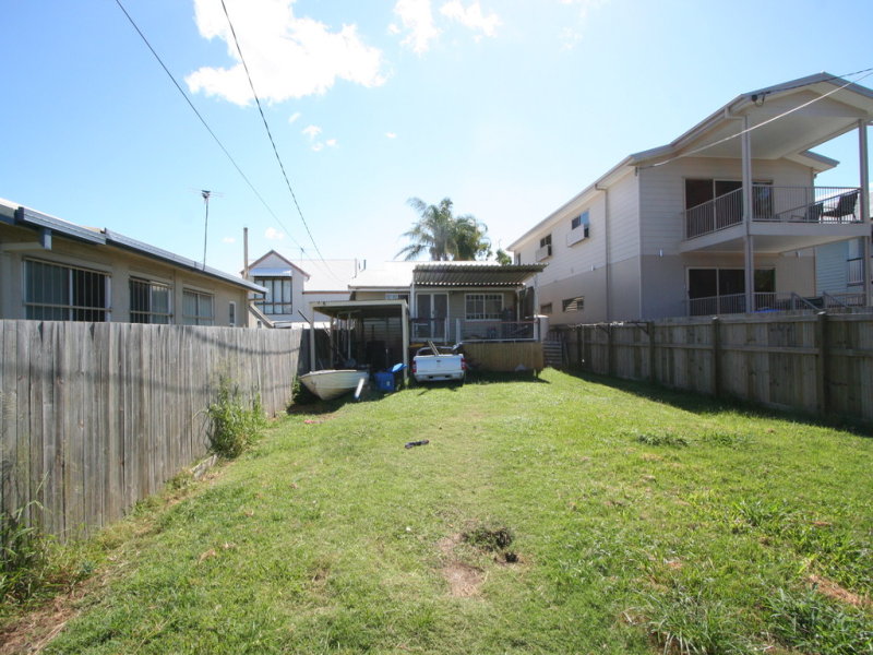 827 Esplanade, Lota, Qld 4179 Property Details