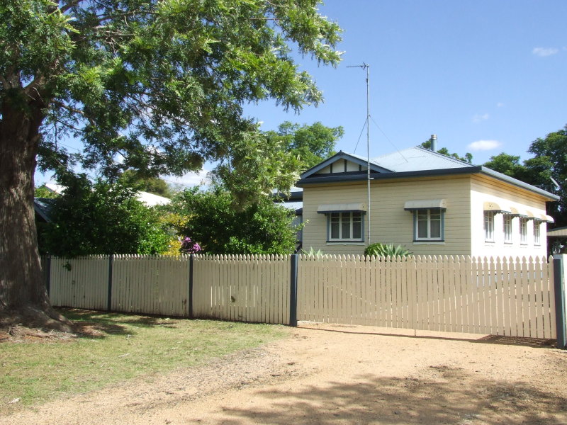 27 Briggs Street, Pittsworth, QLD 4356