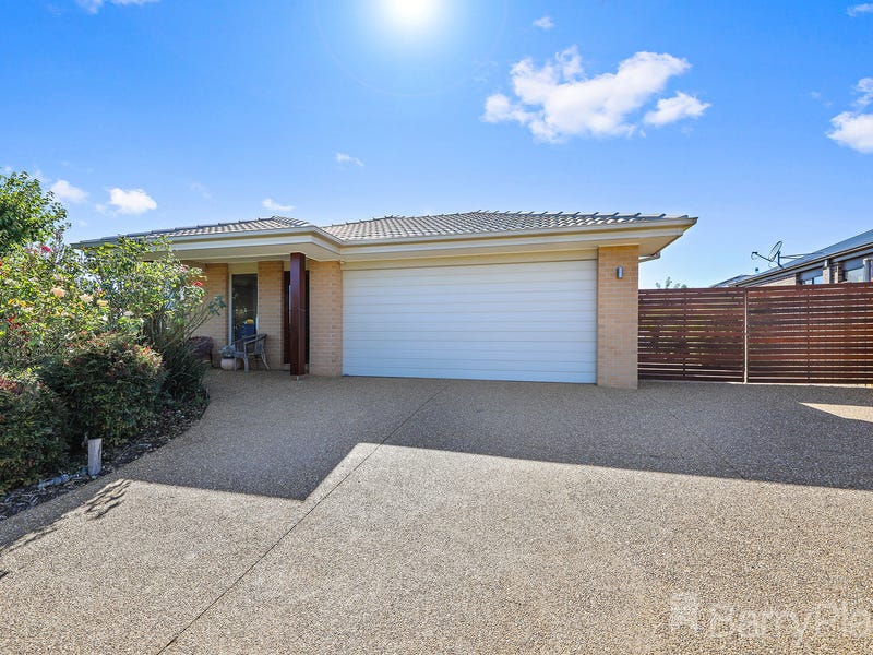 37 Cook Street, Drouin, Vic 3818 Property Details