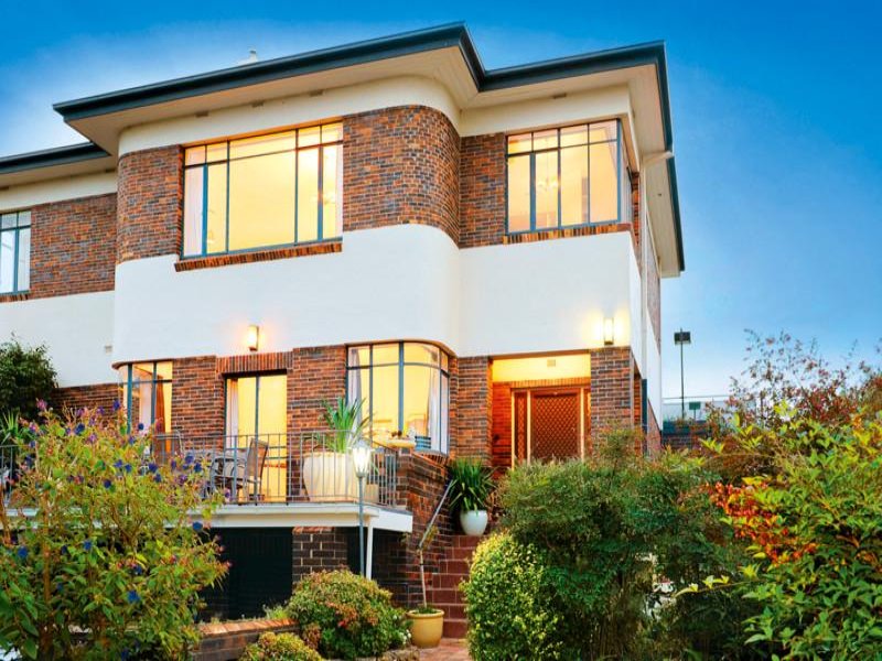 10 Westbourne Grove, Camberwell, Vic 3124 Property Details