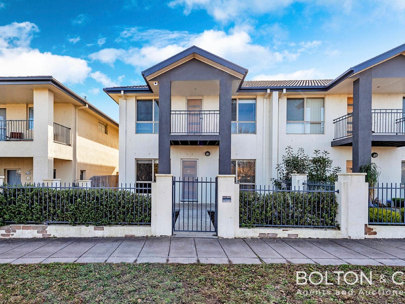 32 Mapleton Avenue, Harrison, ACT 2914