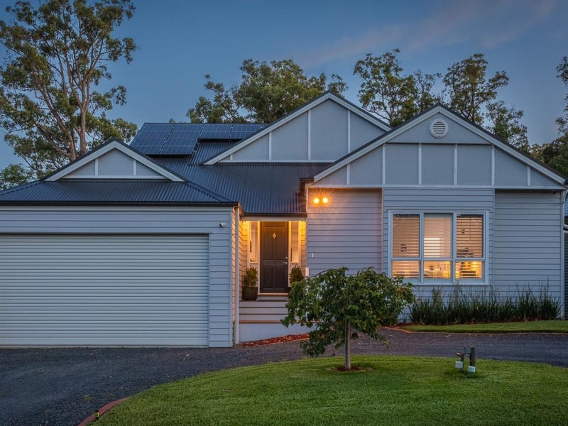 1A Carawa Street, Cockatoo, Vic 3781 - Property Details