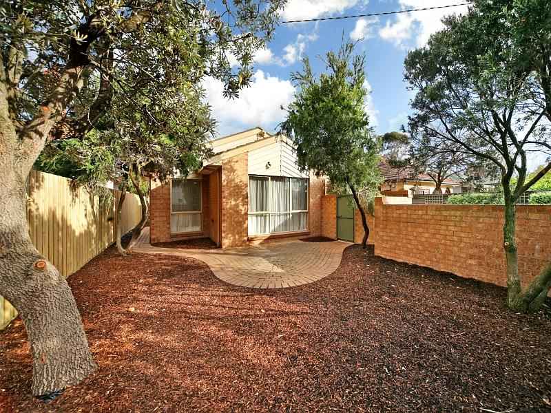 1/10 Raynes Park Road, Hampton, VIC 3188