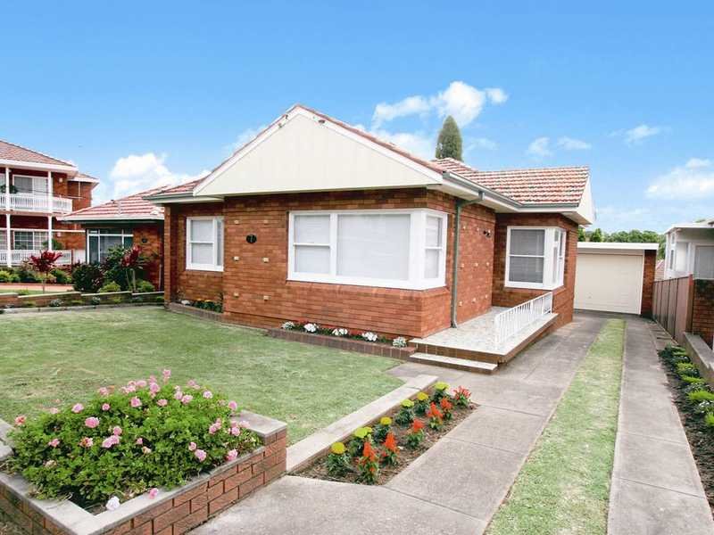 7 Braeside Cres, Earlwood, NSW 2206