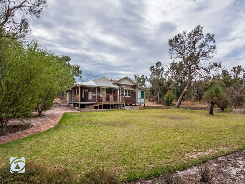 621 Lyon Road, Wandi, WA 6167