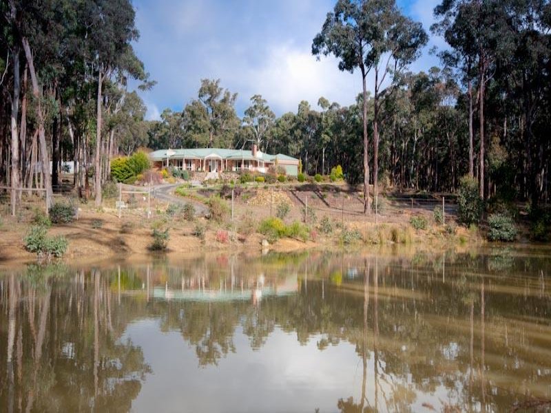 87 Glendevon Drive, Woodend, VIC 3442