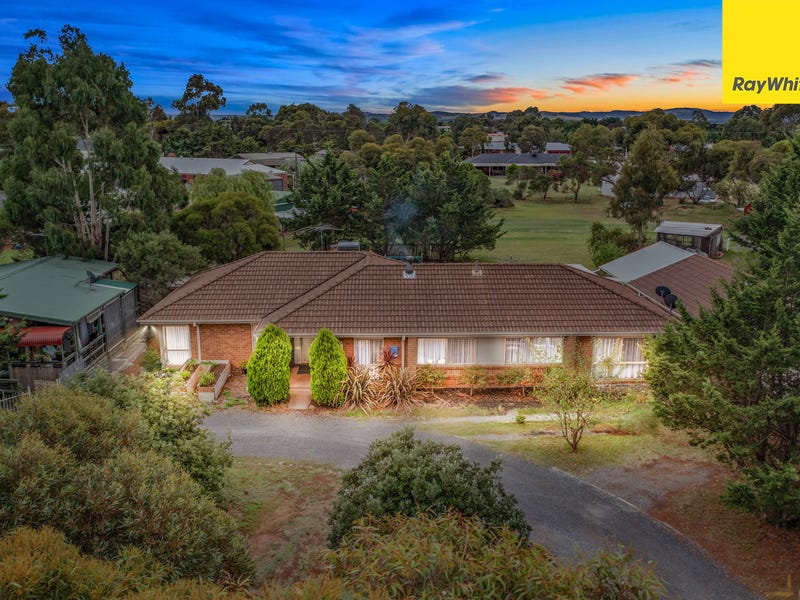 14 Outlook Ride, Kurunjang, Vic 3337 House for Sale