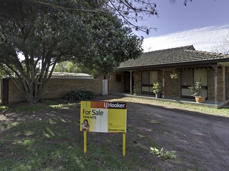 4 Cedar Street, Sale, Vic 3850 Property Details