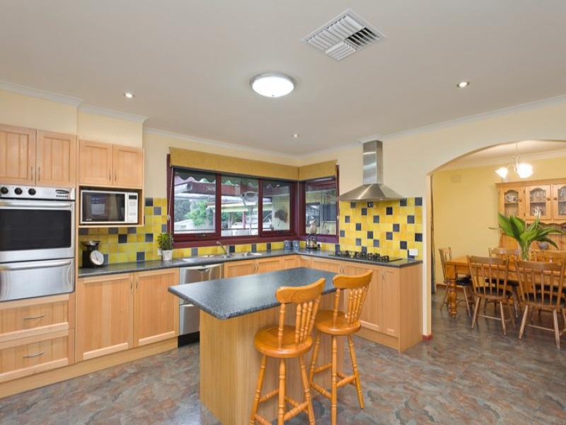 20 Ashdale Grove, Eltham, VIC 3095