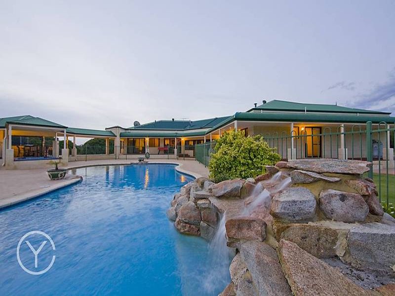 12 Cessna Drive, Jandakot, WA 6164 Property Details