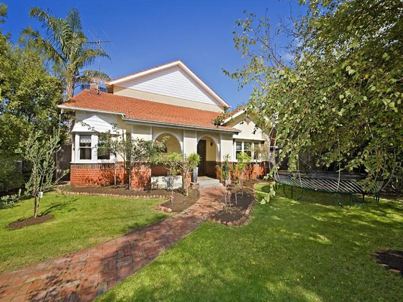 36 Oakleigh Road, Carnegie, Vic 3163 Property Details