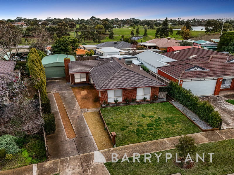 17 Winfield Drive, Kurunjang, Vic 3337 House for Sale