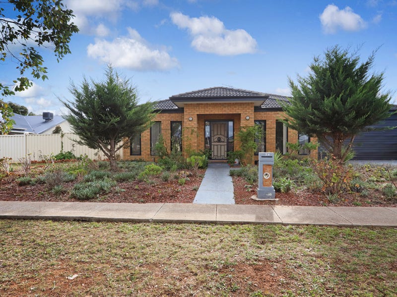 24 Highfield Way, Kurunjang, VIC 3337