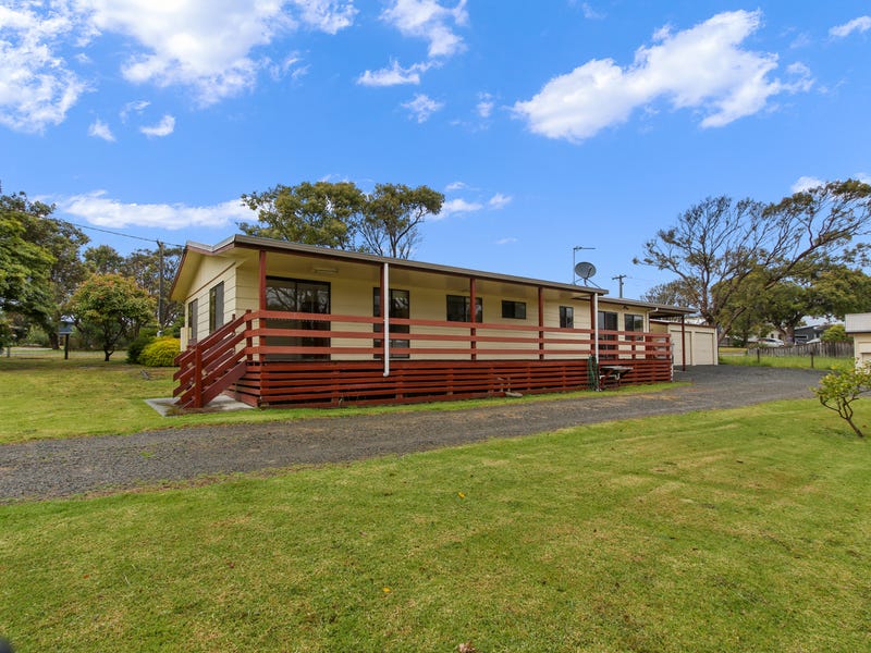 11 Bulmer Street, Lake Tyers Beach, VIC 3909