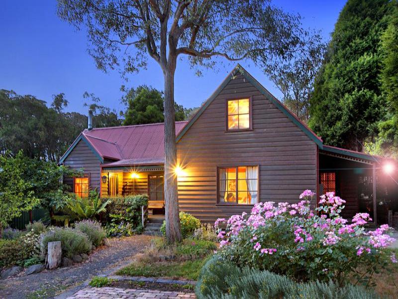 18 Glenburnie Avenue, Heathcote Junction, VIC 3758