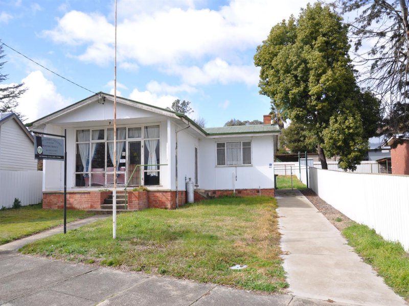 3 Towong Rd, Corryong, Vic 3707 Property Details