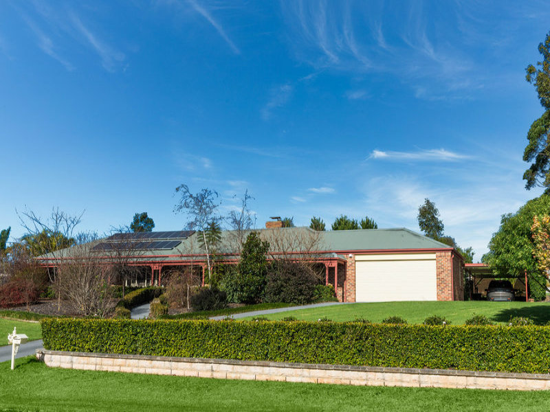 40 Tartarian Crescent, Bomaderry, NSW 2541 Property Details