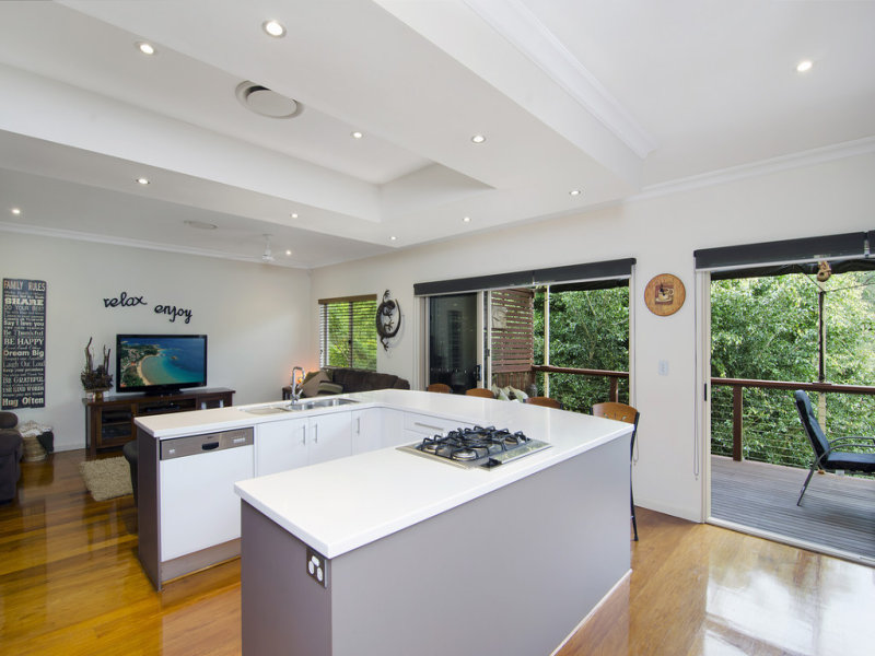 52 Buckingham Way, Elanora, Qld 4221 Property Details