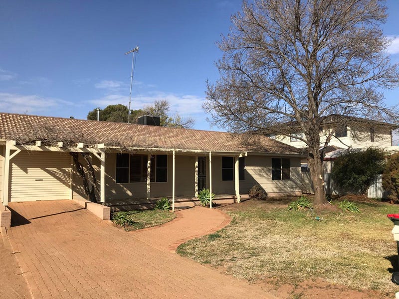 63 Farrer Street Parkes Nsw 2870 Realestate Com Au