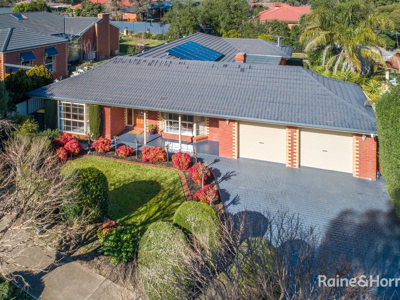34 De Lisle Avenue, Sunbury, Vic 3429 Property Details
