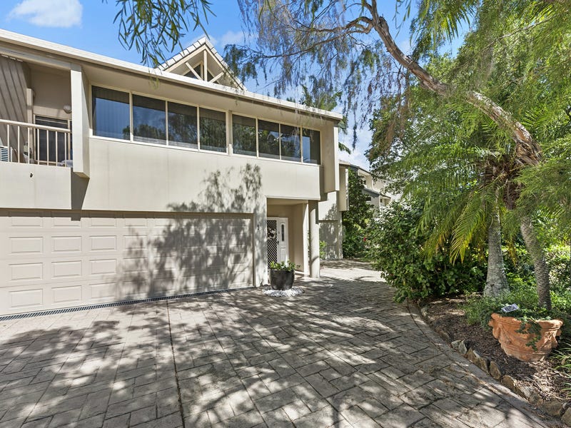 1/125 Santa Cruz Bvd, Clear Island Waters, Qld 4226 House for Sale