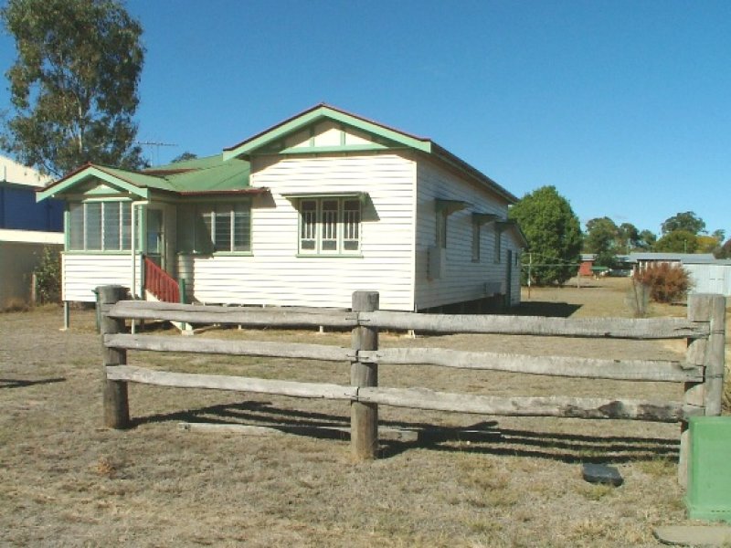 7 Martin Place, Kingaroy, QLD 4610