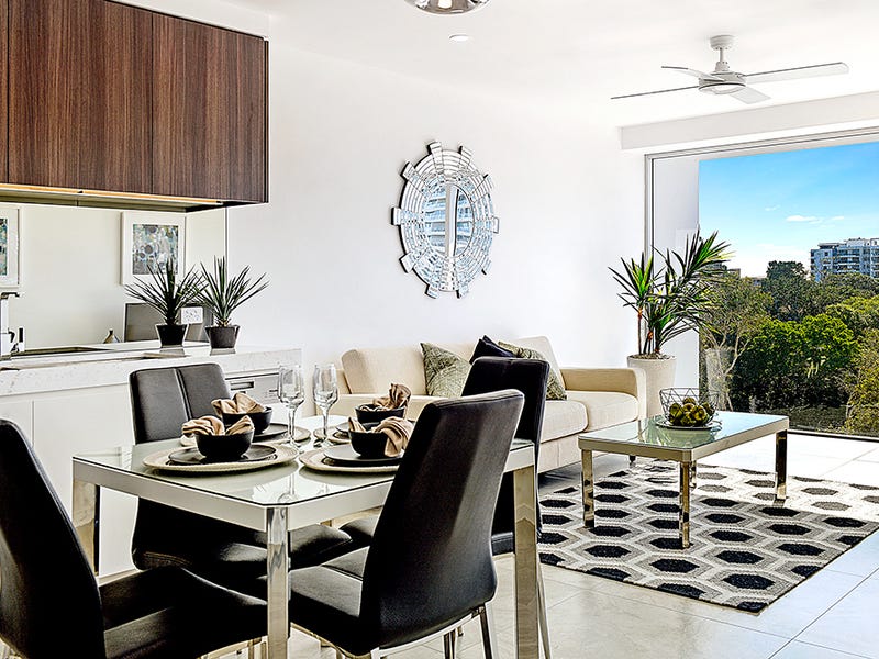 303/30 Brighton Parade, Southport, Qld 4215 Property Details