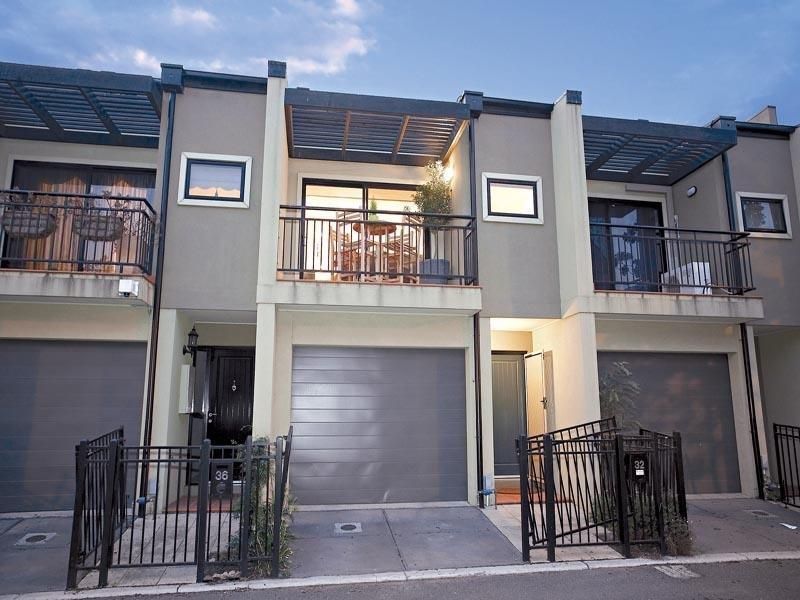 32 Rourke Lane, Kensington, VIC 3031