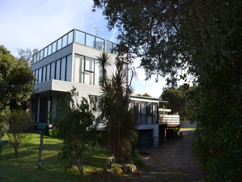 98 Surf Parade, Inverloch, Vic 3996 Property Details