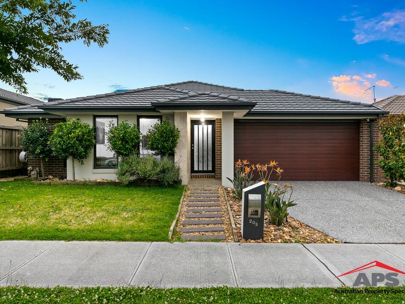 203 Heather Grove, Clyde North, VIC