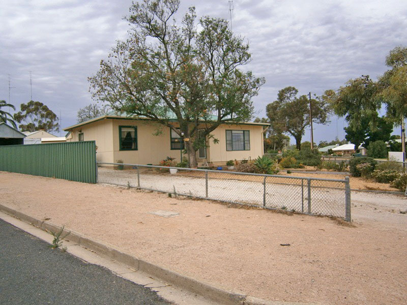 21 Cates Avenue, Waikerie, SA 5330 Property Details